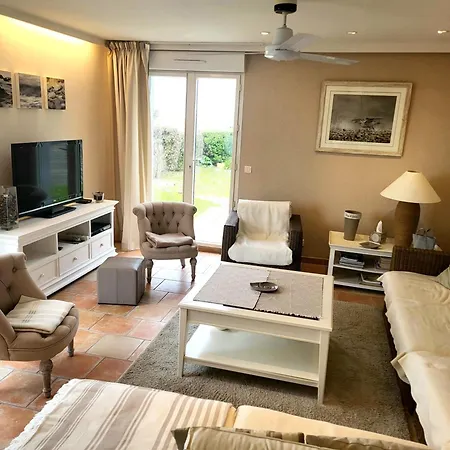 Front De Les Cordylines Villa
