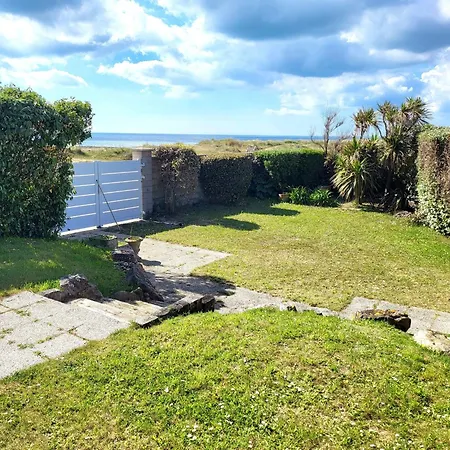Villa Front De Les Cordylines *