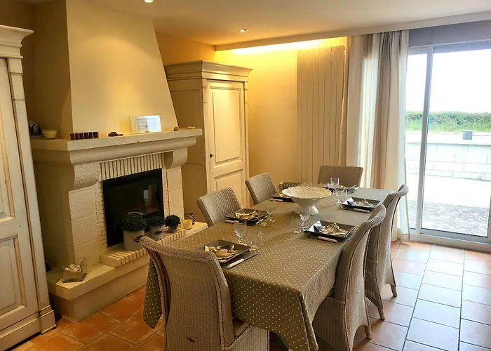 Front De Les Cordylines *