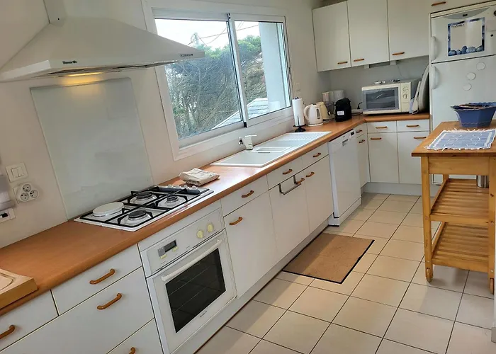 Front De Les Cordylines *