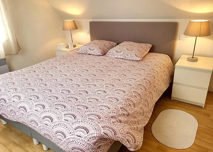 Villa Front De Les Cordylines *