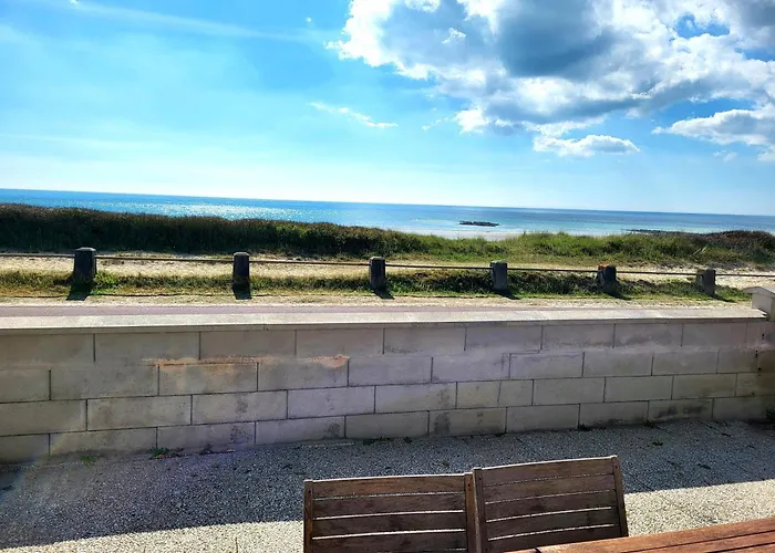 Villa Front De Les Cordylines