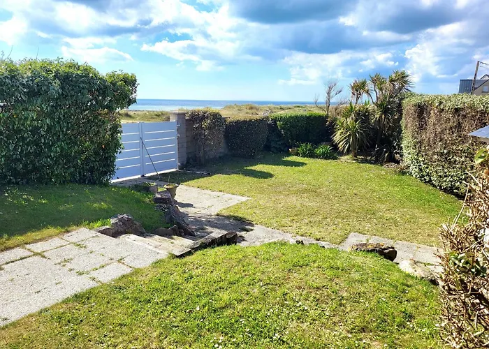 Villa Front De Les Cordylines *