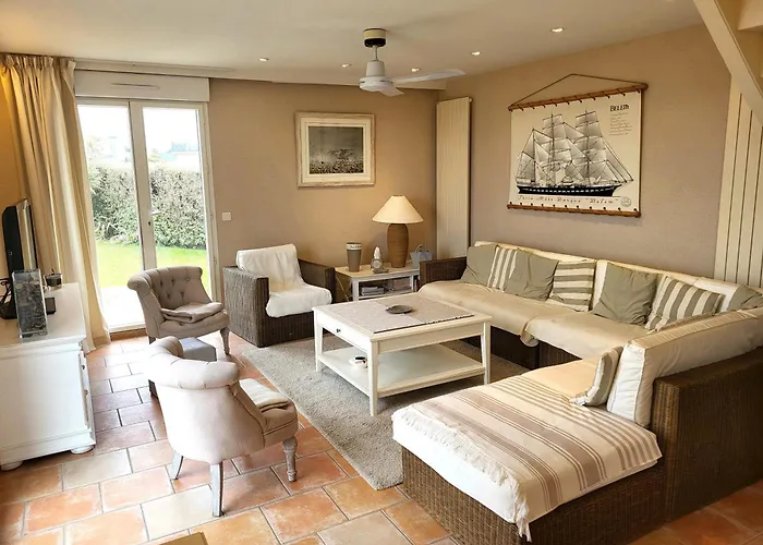 Front De Les Cordylines * Saint-Germain-sur-Ay